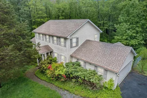 145 Bel Tor Dr, Stroudsburg, PA 18360
