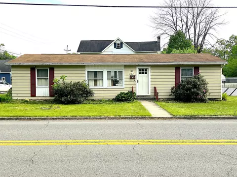 207 W Center St, Wind Gap, PA 18091