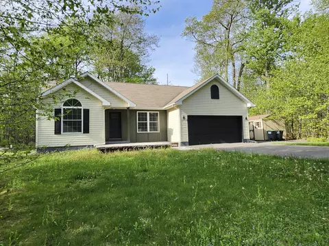 1389 Kilmer Rd, Tobyhanna, PA 18466