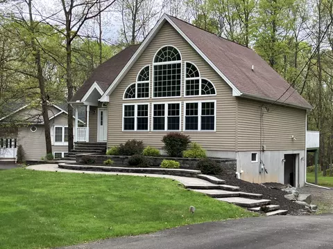 121 Mohawk Trl, Albrightsville, PA 18210