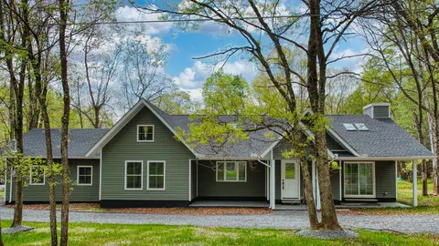 119 N Shore Dr, Albrightsville, PA 18210