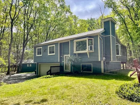 1422 Brian Ln, Effort, PA 18330
