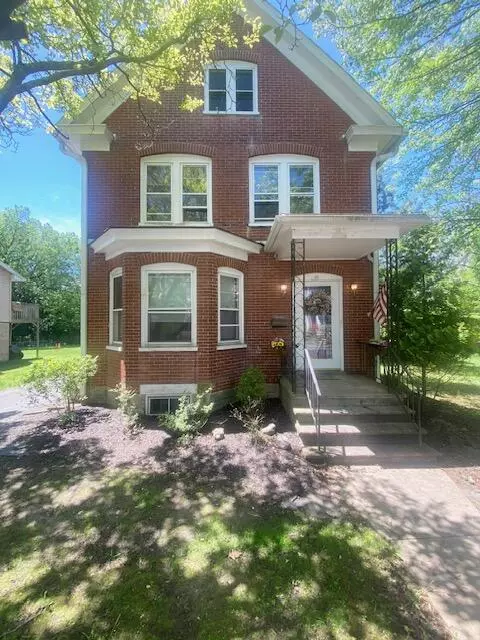 65 Ransberry Ave, East Stroudsburg, PA 18301