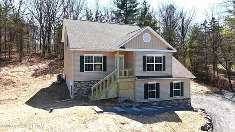 411 Pierce Ln, East Stroudsburg, PA 18301
