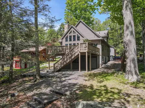 24 Glen Rd, Lake Ariel, PA 18436