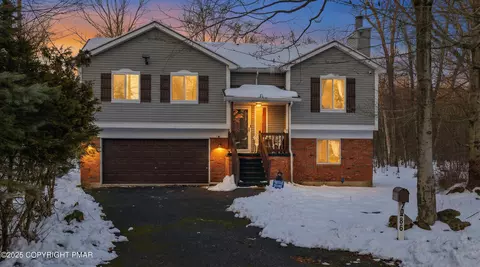 7086 Boulder Ct, Tobyhanna, PA 18466