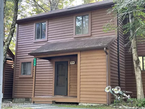 514 Wales Ct, Bushkill, PA 18324