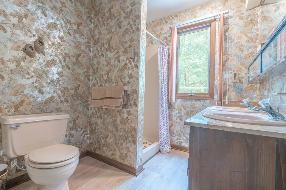 Bath - 65 Maplewood Rd, Lake Harmony, PA 18624 photo 1 of 2