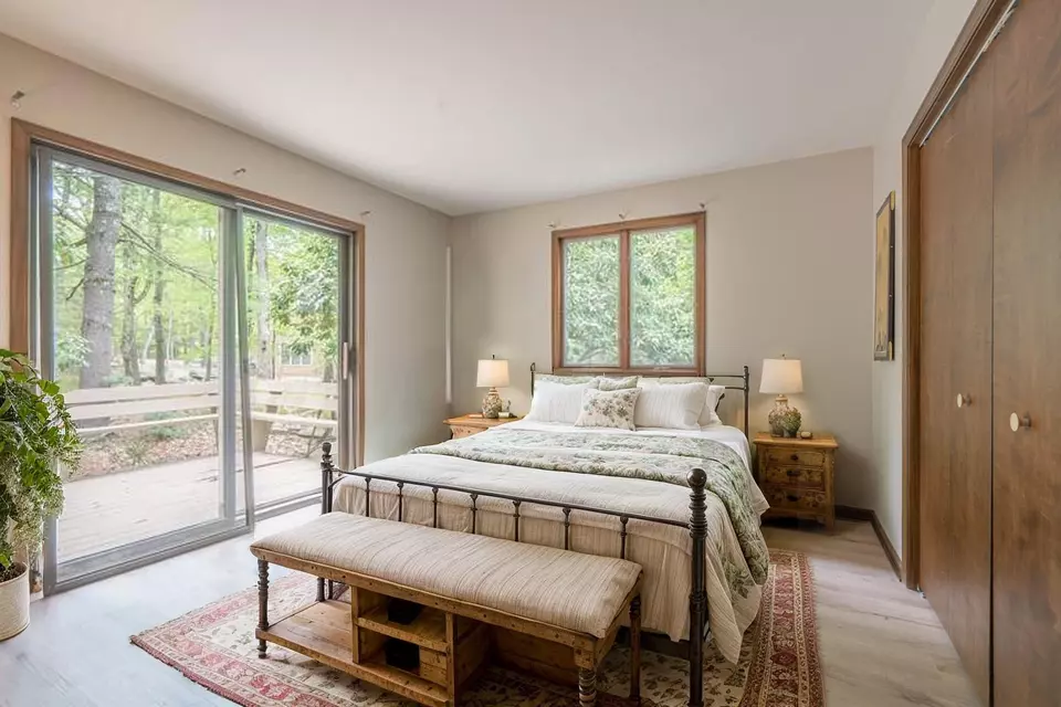 Bedroom - 65 Maplewood Rd, Lake Harmony, PA 18624 photo 1 of 5