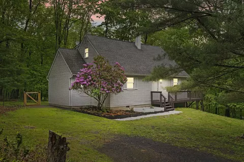1221 Alder Rd, East Stroudsburg, PA 18302
