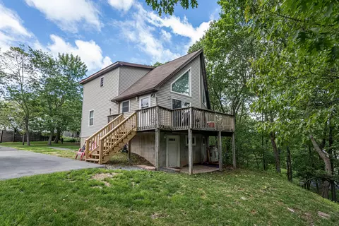 253 Haystack Rd, Henryville, PA 18332
