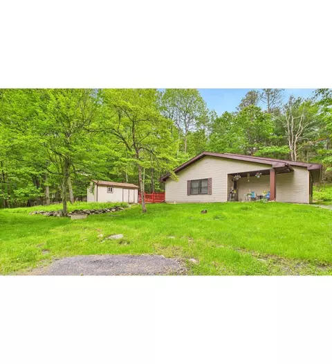 108 Abbey Ln, East Stroudsburg, PA 18302