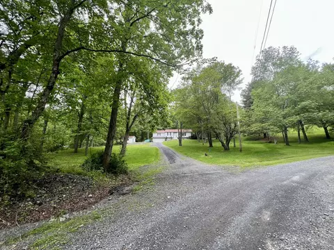 117 Hutson Hl, East Stroudsburg, PA 18302