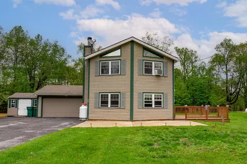 644 Glen Cir Dr, Tobyhanna, PA 18466