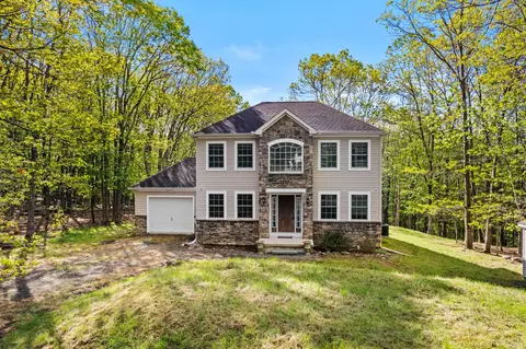 72 Chickadee Ln, Albrightsville, PA 18210