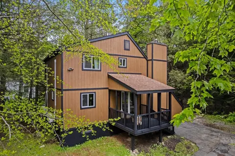 483 Alter Ave, Pocono Summit, PA 18346