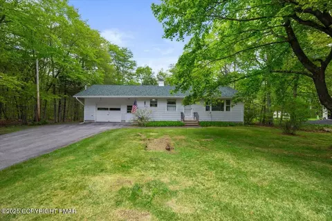 126 Keystone Ln, Tobyhanna, PA 18466