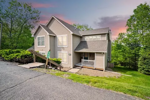 338 Poplar Ct, Tannersville, PA 18372