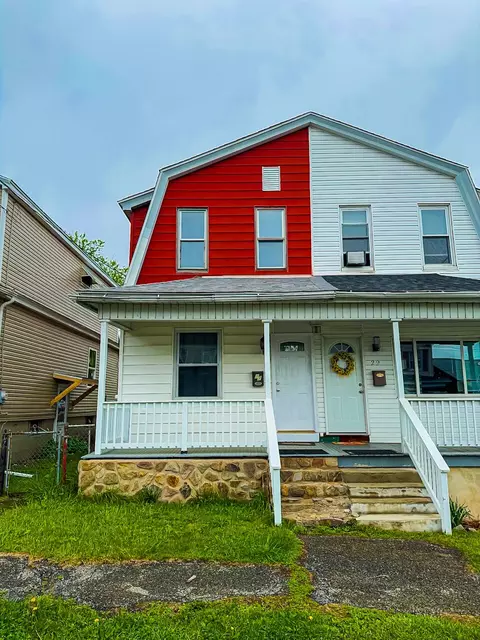 27 S 4th St, Frackville, PA 17931