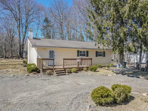 9148 Brandywine Dr, Tobyhanna, PA 18466