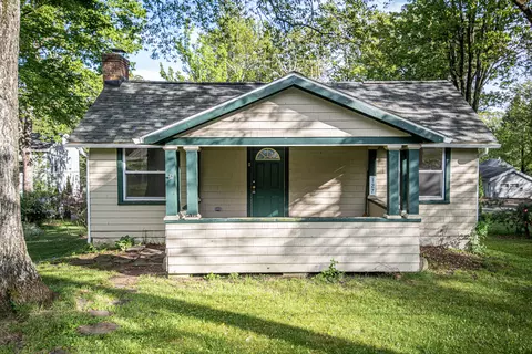 127 Kinney Ave, Mount Pocono, PA 18344