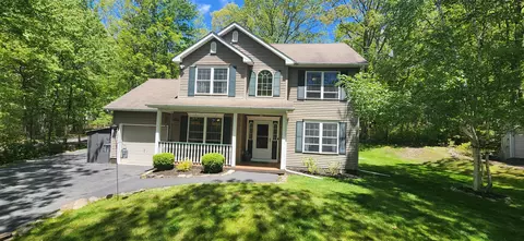 1729 Hemlock Dr, Scotrun, PA 18355
