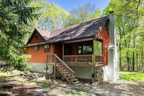 66 Hunter Ln, Albrightsville, PA 18210