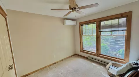 422 Oak Ct, Tannersville, PA 18372