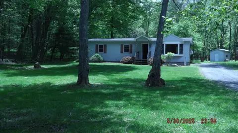 104 Raspberry Dr, Canadensis, PA 18325