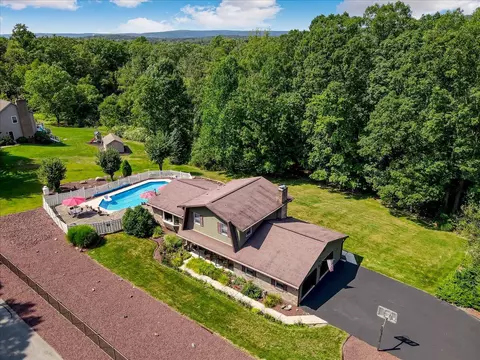 193 Ye Old Hauto Rd, Tamaqua, PA 18252