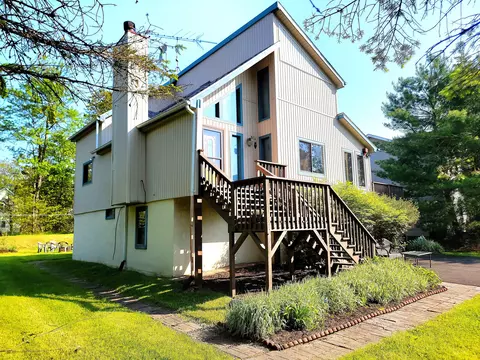 157 Seminole Trl, Tobyhanna, PA 18466
