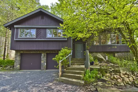 432 Miller Dr, Pocono Pines, PA 18350