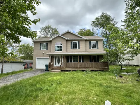 7190 Rimrock Dr, Tobyhanna, PA 18466