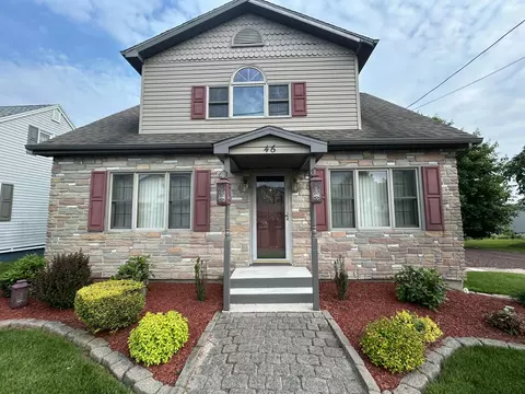 46 E Oak St, Tresckow, PA 18254