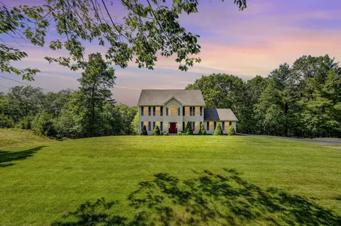 2322 Southridge Dr, East Stroudsburg, PA 18302