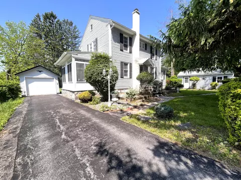 245 Learn Rd, Tannersville, PA 18372