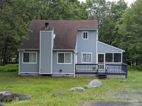 Exterior - 136 Huffman Cir, Bushkill, PA 18324 photo 1 of 2