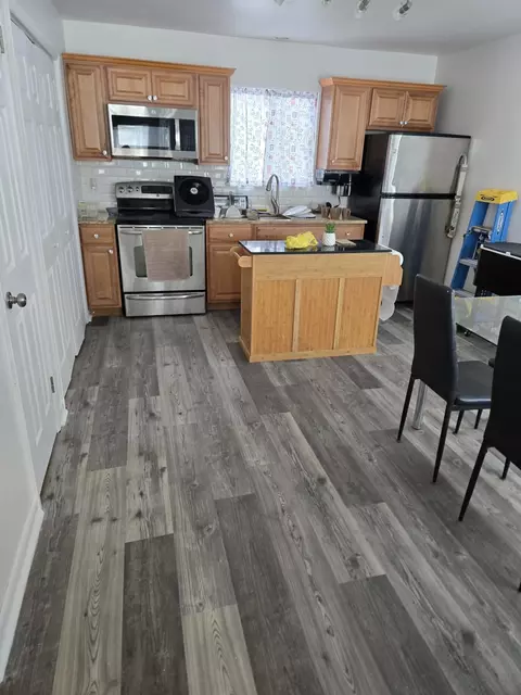 Kitchen - 136 Huffman Cir, Bushkill, PA 18324 photo 2 of 2