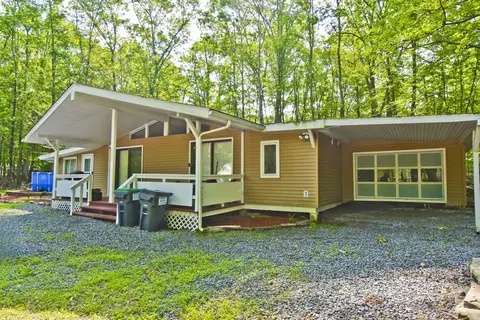 5453 Gingerbread Ln, East Stroudsburg, PA 18302