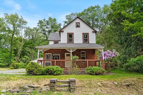 15 Locust Ridge Rd, Thornhurst, PA 18424