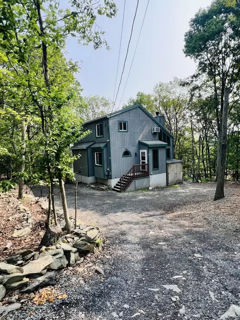 120 Totteridge Rd, Bushkill, PA 18324