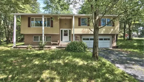 754 White Oaks Manor Mnr, East Stroudsburg, PA 18301