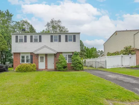 3070 Millstone Dr, Bethlehem, PA 18020