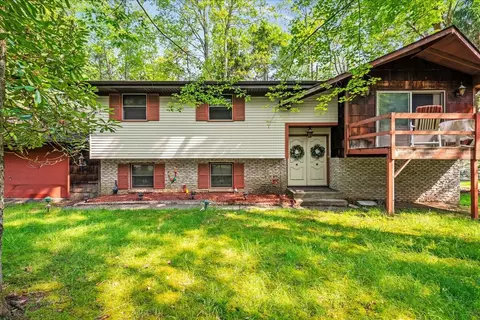 1125 Rhododendron Ln, Pocono Summit, PA 18346