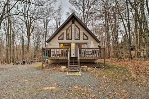 460 Maxatawny Dr, Pocono Lake, PA 18347