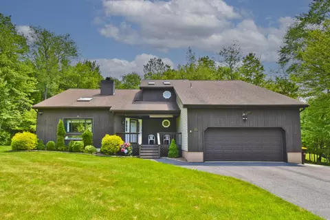 122 Mcmichaels Ct, Stroudsburg, PA 18360