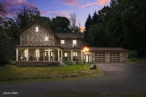 204 Bellemonte Ave, Hawley, PA 18428