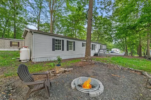 7810 Dougherty Dr, East Stroudsburg, PA 18302