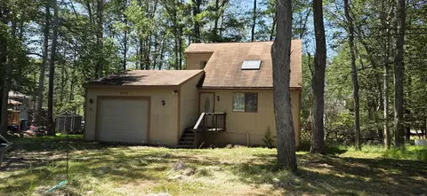 8934 Deerfield Rd, Tobyhanna, PA 18466