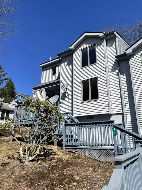21 Lipuma Dr, Lake Harmony, PA 18624